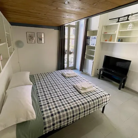Blueberry House Rom
